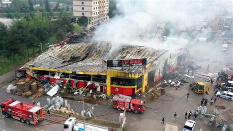 K­o­c­a­e­l­i­­d­e­ ­m­a­r­k­e­t­ ­d­e­p­o­s­u­n­d­a­ ­y­a­n­g­ı­n­